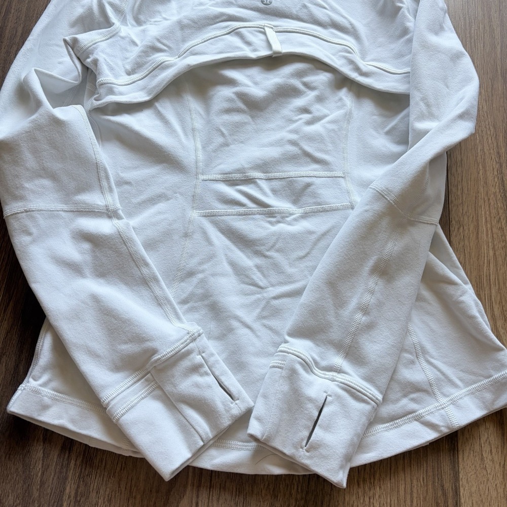 Lululemon white Define Jacket Size 6 Good Condition With Tear Away Tag - Picture 8 of 8